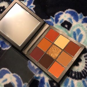 Eye shadow pallet